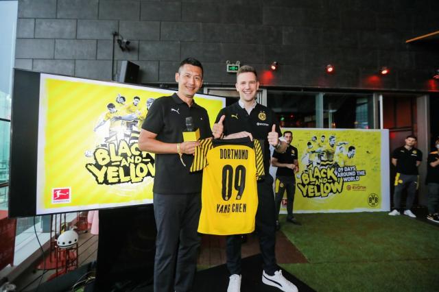 双功能入口-专访杨晨①:人家孩子打欧洲杯,咋咱们孩子被摩擦?